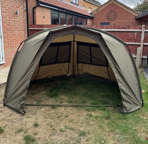 Trakker tempest 100t with - 100t, lots