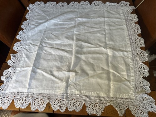 Vintage square lace tablecloth - square,