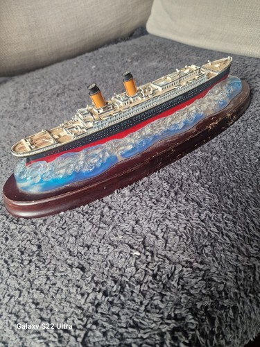 The titanic model danbury - titanic,