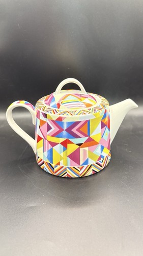 Queens churchill teapot - by,