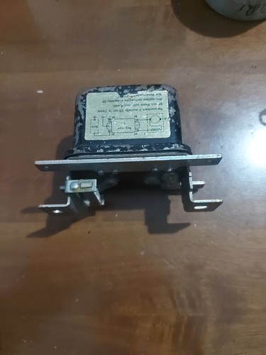 Dynamo voltage regulator