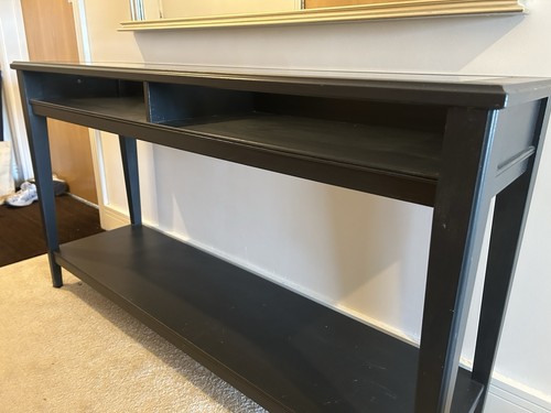 Side table display case hall - side,
