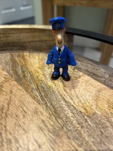 Postman pat figure moveable - pat,