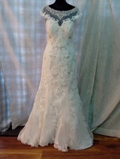 Wedding dress size 14 ivory