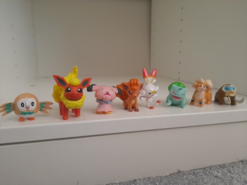 Pokemon figure bundle - pokemon,