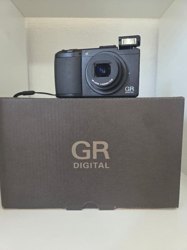 Ricoh digital iii camera - gr,