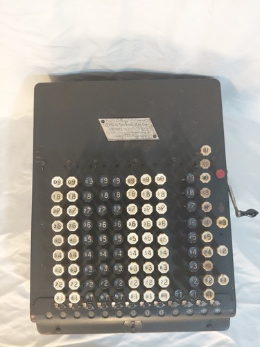 Vintage felt tarrant mfg co - &,