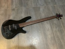 IBANEZ FRETLESS BASS GUITAR