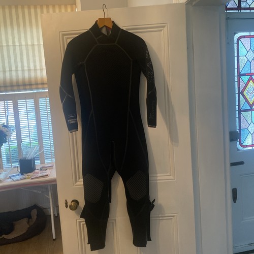 Bnwt bare mens - bnwt,
