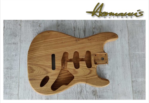 Strat roasted swamp light ash - roasted,