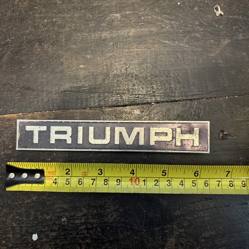 Vintage original metal triumph - original,