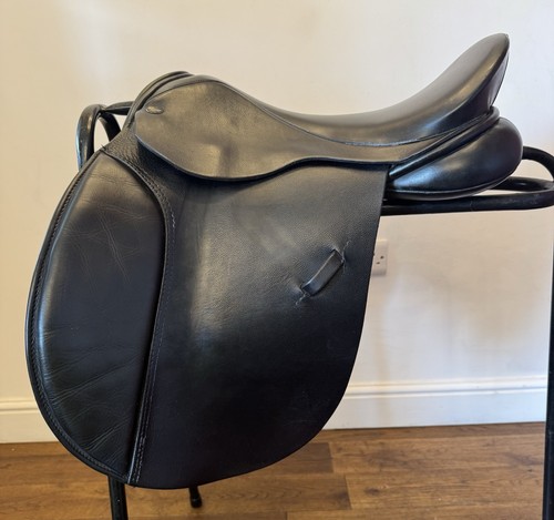 Silhouette black wide - 17”,