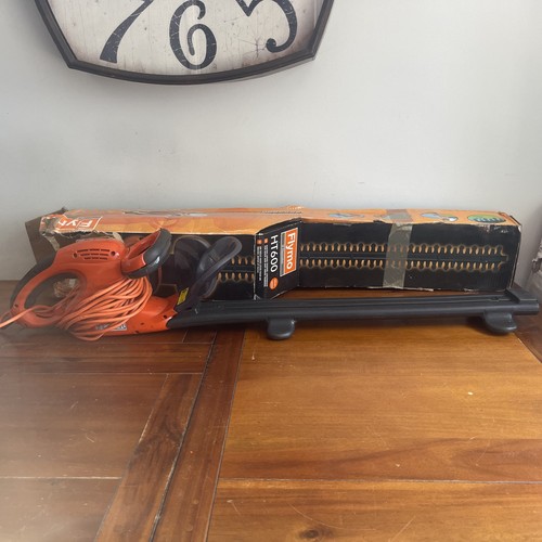 Flymo hedge trimmer cutter - hedge,