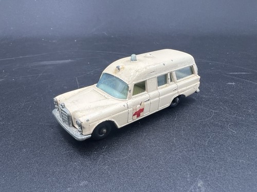 Matchbox mercedes benz - matchbox,