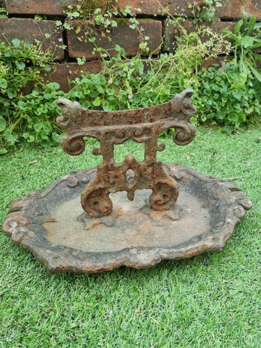 Antique cast iron boot - cast,