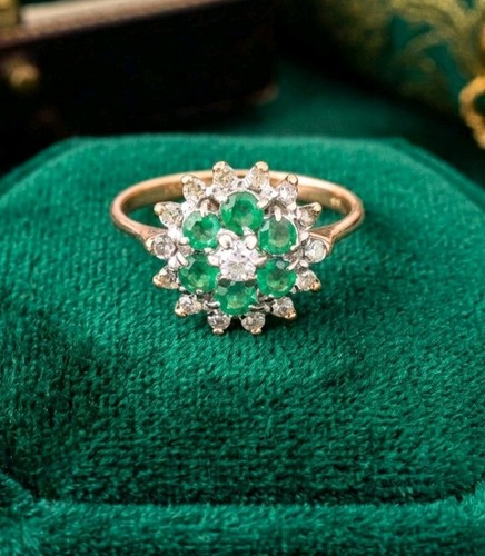 18ct yellow gold emerald - 18ct,