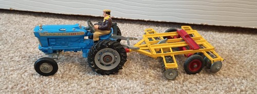 Corgi farm ford - corgi, super