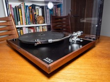 Rega Planar 2 Turntable