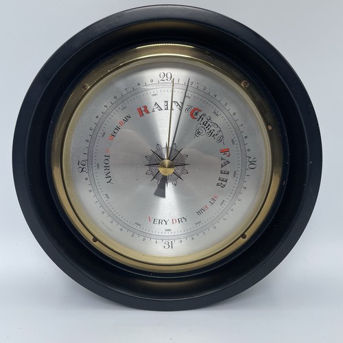 Vintage round wall barometer - round,