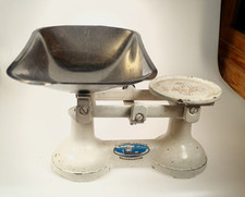 Vintage Kitchen Weighing