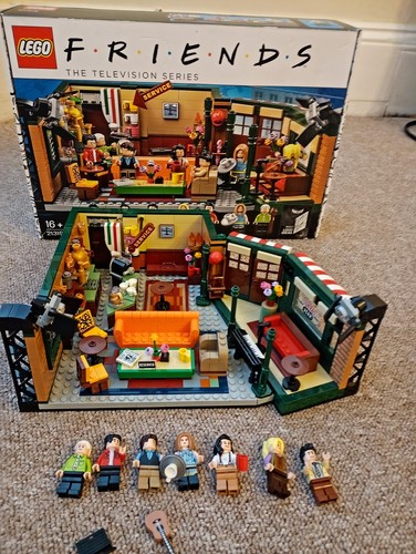 Lego ideas 21319 central - lego, perk