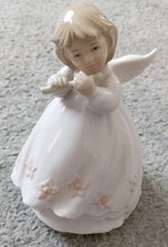 Leonardo Collection Angel Playing a flute