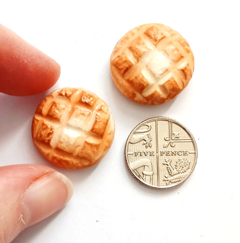 Dolls house miniature - dolls, 1:12