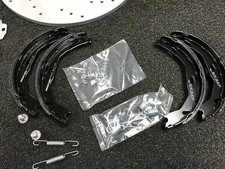 FOR MERCEDES C200 C220 C230 CDiW209 REAR HANDBRAKE PARKING SHOES WITH FITTINGIT 