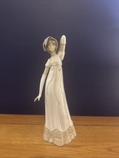 Porcelanas Miquel Requena Valencia S.A Cuart de Poblet Made in Spain Lady Figure