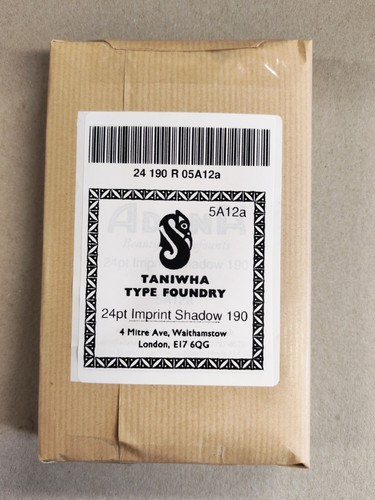 Letterpress type 24pt - -,