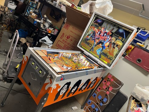 Custom restored kiss pinball - custom,