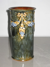 ROYAL DOULTON LAMBETH