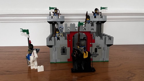 Vintage lego 6073 knight - vintage,