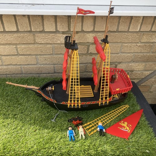 Playmobil pirate ship - playmobil,