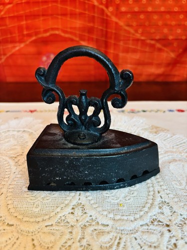 Antique cast iron - antique, sad