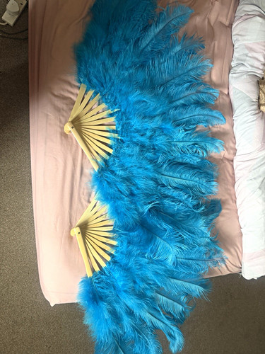 Blue feather folding hand fan - blue,
