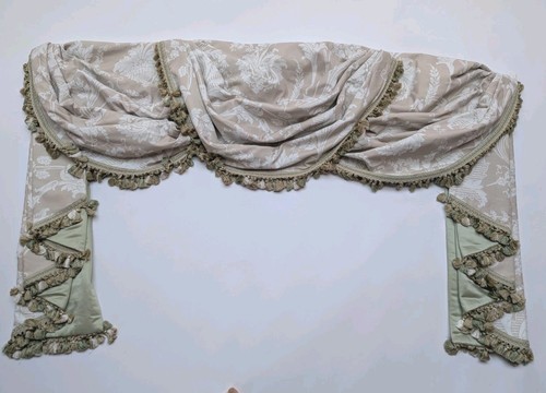 Curtain pelmet swags - pelmet, tail