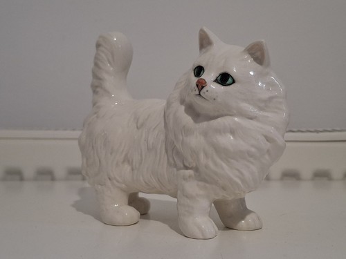 Vintage beswick white - beswick, persian