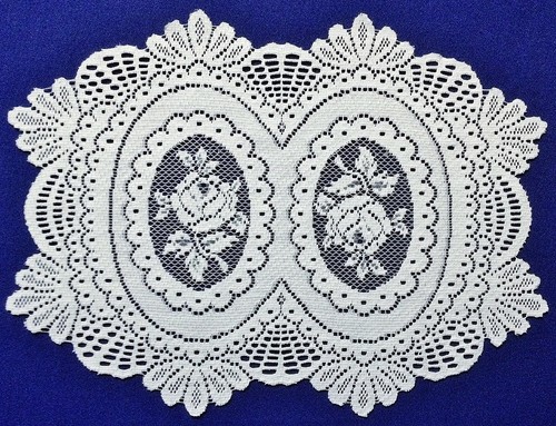 Lace place mat 20 - x, 20"
