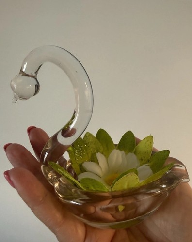 Cycled beautiful glass swan - beautiful,