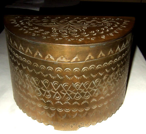 Betel nut box asian half - nut,