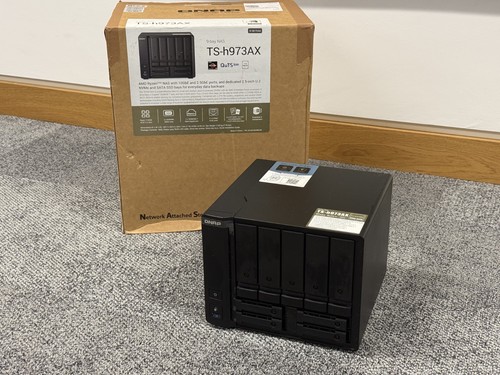 Qnap h973ax bay - 9, nas
