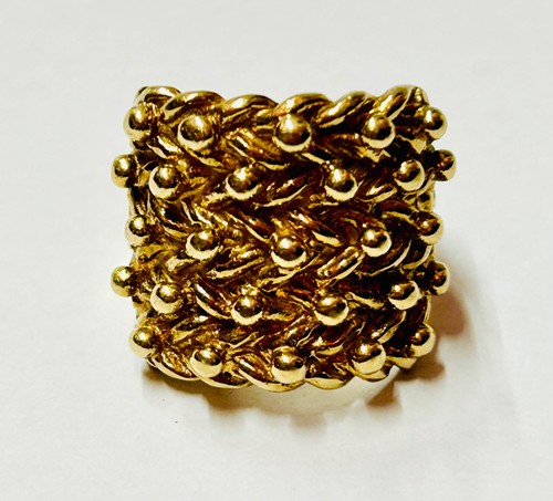 9ct yellow gold - "9ct, keeper