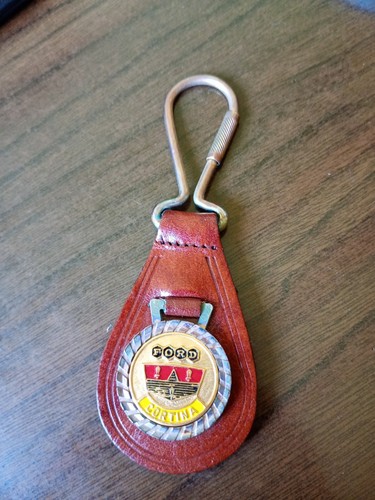 Ford cortina 1970s - cortina, keychain