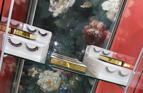 False eyelashes - false,