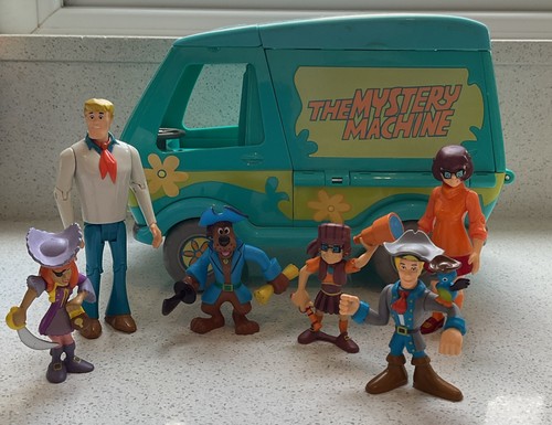 Scooby doo mystery machine - scooby,