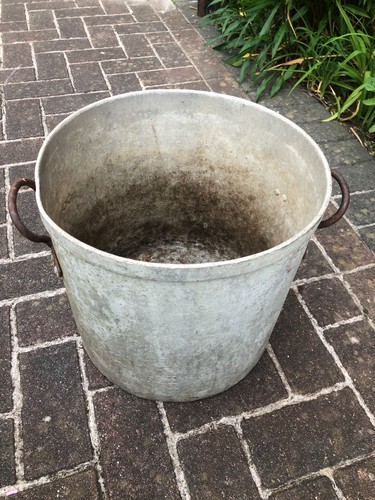 Vintage aluminium pot - , garden