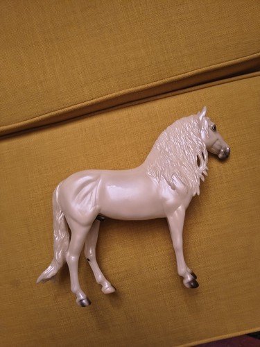 Breyer limited edition model - breyer,