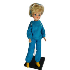 Vintage Pedigree Sindy Short Hair Diana Doll w/ Keeping Fit Outfit