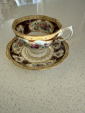 Bone China Vintage Royal